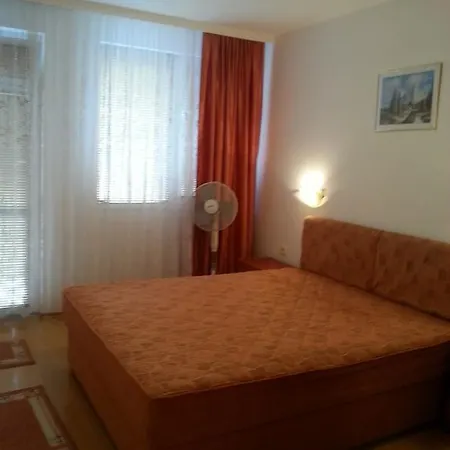 Krisi Apartment